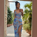 Vestido Midi Satinado con Cuello Halter y Estampado Exclusivo